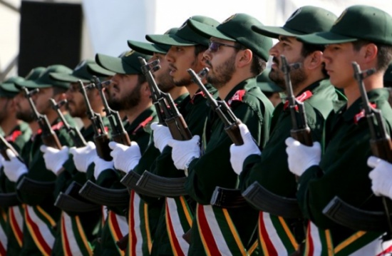 بعد أيام من ضربة الأمريكان.. سياسي إيراني يدعو لترك سوريا بعد أيام من ضربة الأمريكان.. سياسي إيراني يدعو لترك سوريا