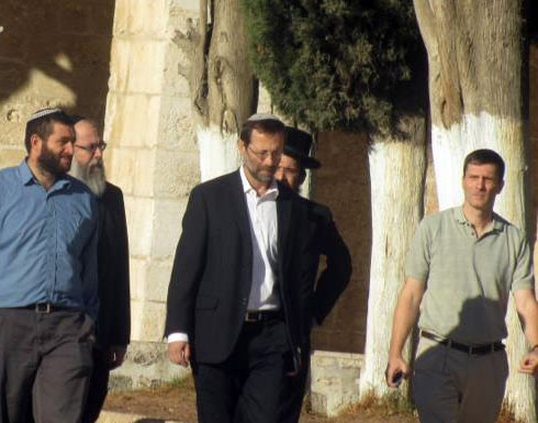 " فلسطينيات " يجبرن رئيس الكنيسيت على الانسحاب من الاقصى