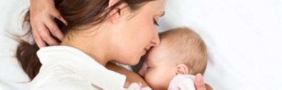 الرضاعة الطبيعيّة ضرورة للأم والطفل