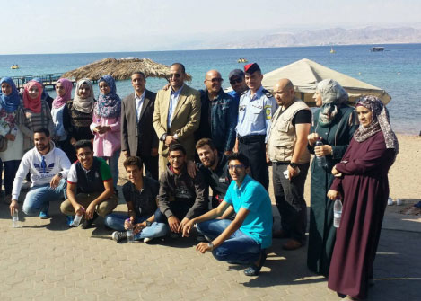كلية العقبة الجامعية: مبادرة تزين ودهان مظلات شاطئ الغندور كلية العقبة الجامعية: مبادرة تزين ودهان مظلات شاطئ الغندور