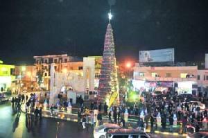 تواصل فعاليات عيد الميلاد في الفحيص بالموسيقى والمعارض الفنية