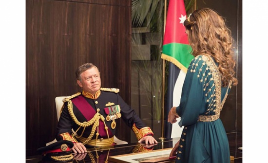 صورة: استراحة ملكية بعد انتهاء احتفال النهضة "استعراض العلم" صورة: استراحة ملكية بعد انتهاء احتفال النهضة "استعراض العلم"