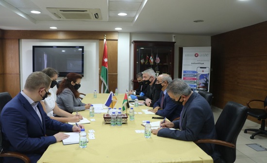 أوكرانيا تسعى إلى زيادة حجم استثماراتها في الأردن