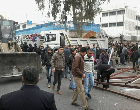 الأمانة تزيل بسطات عشوائية في وسط البلد