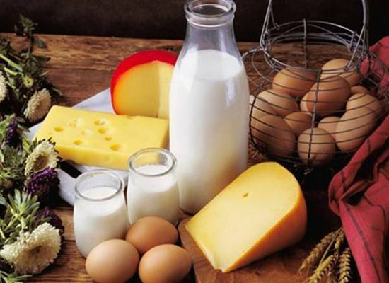 أطعمة غنية بالكالسيوم أكثر من الحليب.. عليكَ معرفتها أطعمة غنية بالكالسيوم أكثر من الحليب.. عليكَ معرفتها