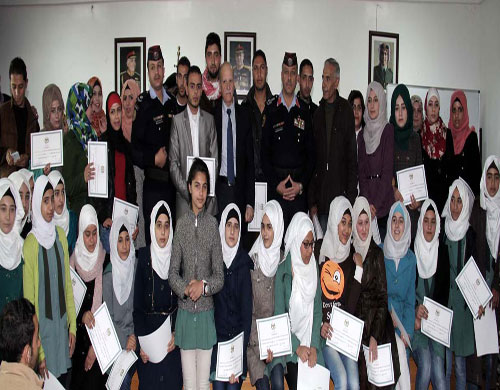تخريج دورة اصدقاء الشرطة في جامعة البلقاء