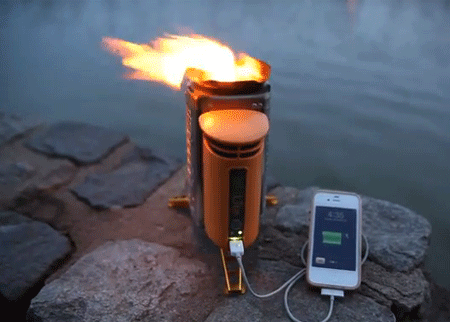 شحن الهاتف المحمول بواسطه حرق الحطب