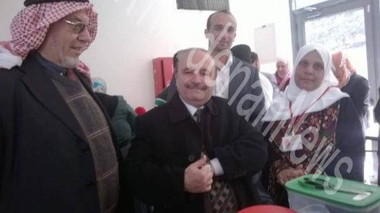 بالصور : افتتاح البازار الخيري في حي نزال