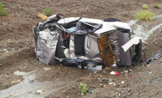 وفاة سيدة واصابة شخص بتدهور مركبة في "سواقة"