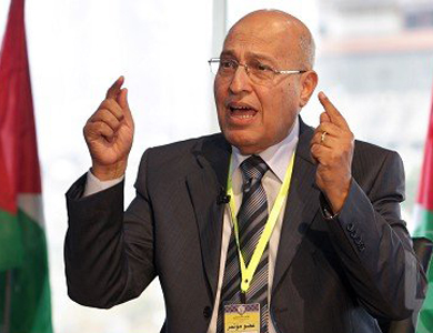 شعث: عباس سيلتقي مشعل وأبو مرزوق بالقاهرة لبحث وقف إطلاق النار في غزة