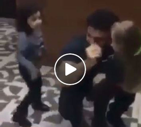 فيديو طريف - شاهدوا الغيرة ماذا فعلت بهذه الطفلة.. رد فعلها عنيف!!