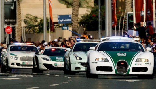 دبي: أول دورية شرطة ذاتية القيادة دبي: أول دورية شرطة ذاتية القيادة