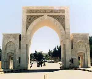 تكسير زجاج وتحطيم قاعات وابواب اثر مشاجرة في كلية السلط التابعة لجامعة البلقاء التطبيقية