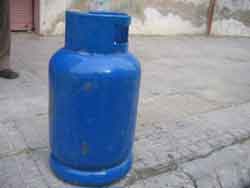 اصابة 6 مواطنين اثر اشتعال النيران باسطوانة غاز قرب مجمع النقابات 