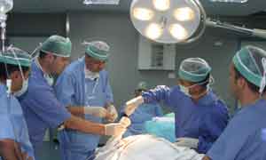 البصر يعود لمواطن غزي بعد عملية في المستشفى الاردني