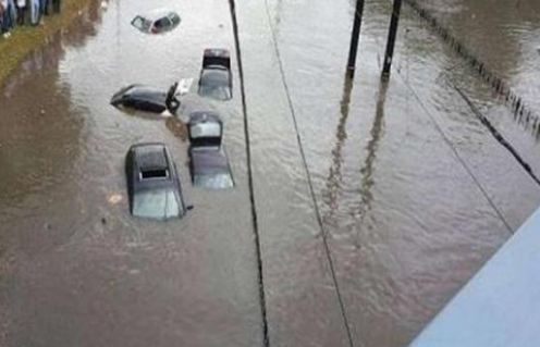 مصرع 13 شخصًا جراء الفيضانات في اليونان