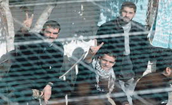 الأسرى الفلسطينيون يواصلون مقاطعة محاكم الاحتلال الأسرى الفلسطينيون يواصلون مقاطعة محاكم الاحتلال