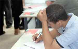 طلبة "التوجيهي" يشكون صعوبة امتحان اللغة العربية