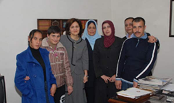 اطفال معاقين فازوا بجوائز عالمية في مجال الرسم 