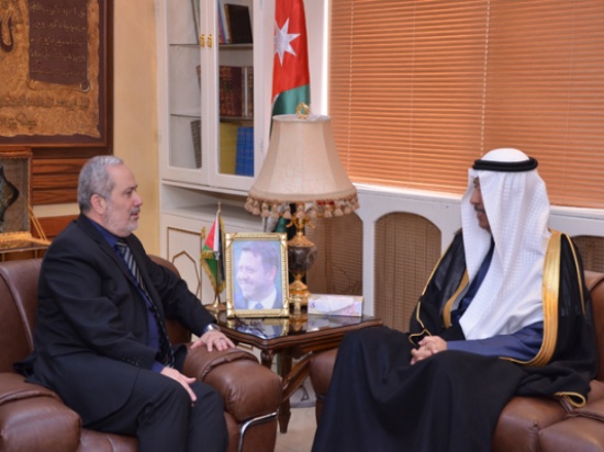وزير الأوقاف يستقبل السفير السعودي