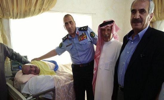 بالصور : المبيضين والحمود والبزايعة يزورون المصاب م1 امجد الخالدي بالصور : المبيضين والحمود والبزايعة يزورون المصاب م1 امجد الخالدي