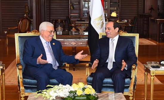 عباس إلى القاهرة.. والهدف "التنسيق وتبادل المعلومات" عباس إلى القاهرة.. والهدف "التنسيق وتبادل المعلومات"