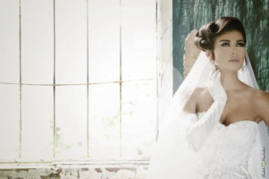 بالصور.. نادين الراسي بالفستان الأبيض مجدداً بسبب روبير معلوف