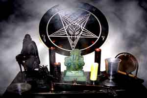 اعتقال 7 من طلبة الجامعات يعبدون الشيطان في احدى مزارع زي بالسلط