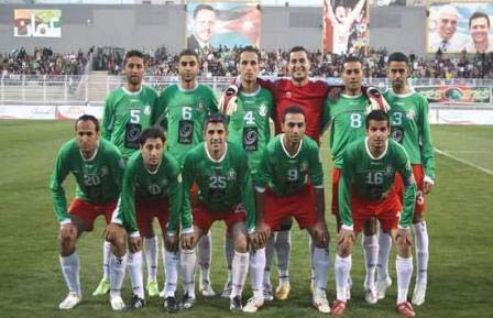 الوحدات يتسلم جائزة الابداع الرياضي في دبي الوحدات يتسلم جائزة الابداع الرياضي في دبي