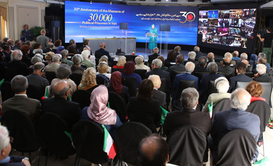 إحياء ذكرى الثلاثين لمجزرة السجناء السياسيين في مؤتمر عام للجاليات الإيرانية