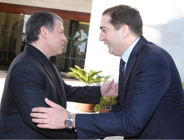 الملك يؤكد ثقته بقدرة الحكومة على العمل لتجاوز التحديات 