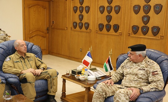 الحنيطي يستقبل رئيس أركان سلاح الجو الفرنسي الحنيطي يستقبل رئيس أركان سلاح الجو الفرنسي