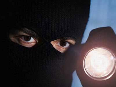 لصوص حاولوا سرقة مدرسة في معان وأطلقوا النار على الشرطة 