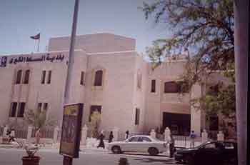 استقالة عضو في مجلس بلدي السلط 