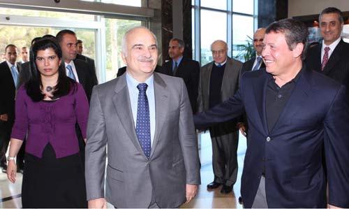 الملك يزور الجمعية العلمية الملكية وقوات الدرك