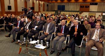  حفل توقيع كتاب لك القوافي لمؤلفيه ماجد الخواجا واروى عمار 