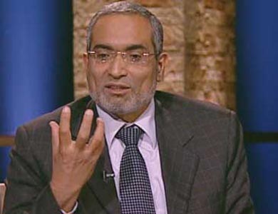 إطلاق سراح القيادي الإخواني البارز “حلمي الجزار” ونجلة مستشار لمرسي