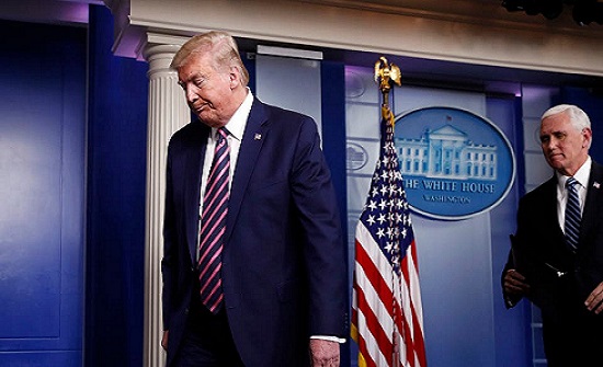 ترمب يأمر بتغيير مقعد CNN ويغادر مؤتمره الصحفي بدون أسئلة