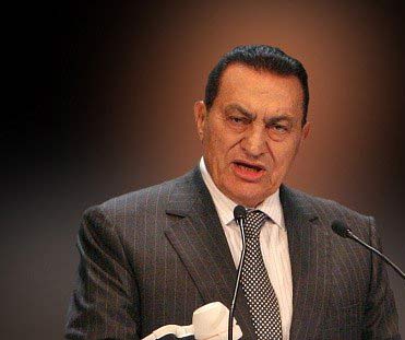 مبارك: الأنفاق تلحق اضرارا بمصر وتدخلت شخصيا لمنع اقتحام غزة