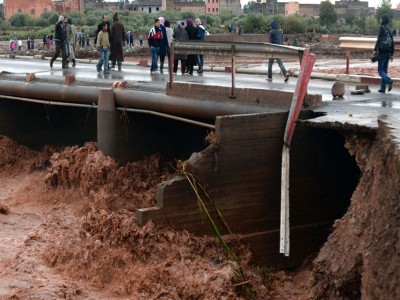 السيول تحاصر مدنا ومناطق جنوبي المغرب السيول تحاصر مدنا ومناطق جنوبي المغرب