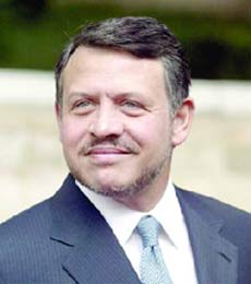 الملك يزور قيادة سلاح الجو الملكي