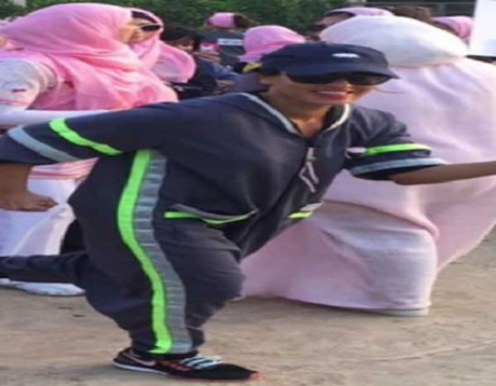 بعد غياب 7 سنوات.. عودة عباءة البنطال للأسواق النسائية لهذه الأسباب!
