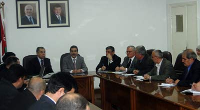 رئيس ديوان المظالم يلتقي موظفي دائرة الإحصاءات العامة 