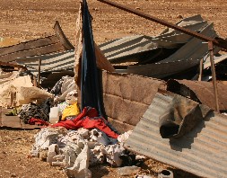 وفاة ارملة اليوم في غور الصافي جراء سقوط بيت الصفيح على راسها 