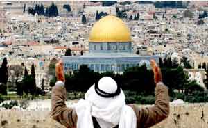 رحالة ستيني يجول العالم لجمع مليون توقيع لمؤازرة القدس