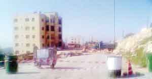 مواطن يغلق شارعا في السلط بقرار من المحكمة