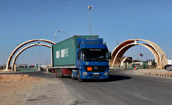 الخصاونة: 320 شاحنة تدخل معبر طريبيل يوميا الخصاونة: 320 شاحنة تدخل معبر طريبيل يوميا