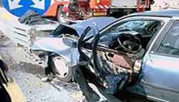 دهس شخص وبتر قدمه اثر اصطدام 3 مركبات بمنطقة المصدار في عمان 