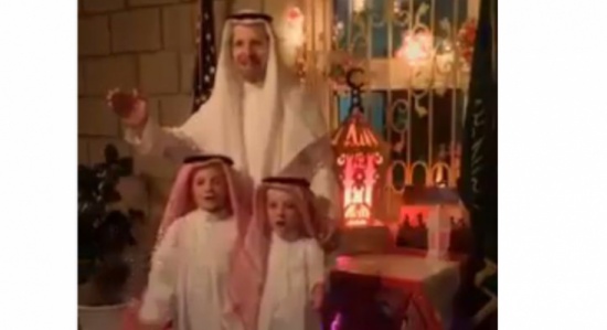 فيديو| القنصل الأمريكي يهنئ بحلول رمضان بطريقة طريفة فيديو| القنصل الأمريكي يهنئ بحلول رمضان بطريقة طريفة