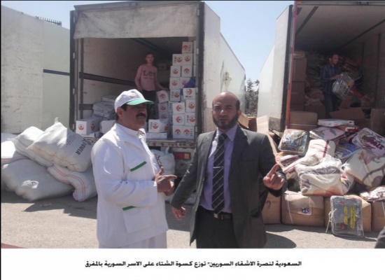 "السعودية لنصرة الاشقاء السوريين" توزع كسوة الشتاء على الاسر السورية بالمفرق